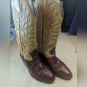 Vaqueros boots women's sz 8M Shrunken bull shoulder brown leather lower, butters